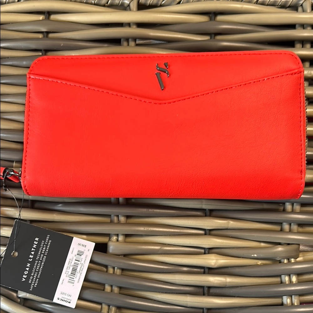 Vera Wang Red Wallet Sleek Design with Metallic Accent
